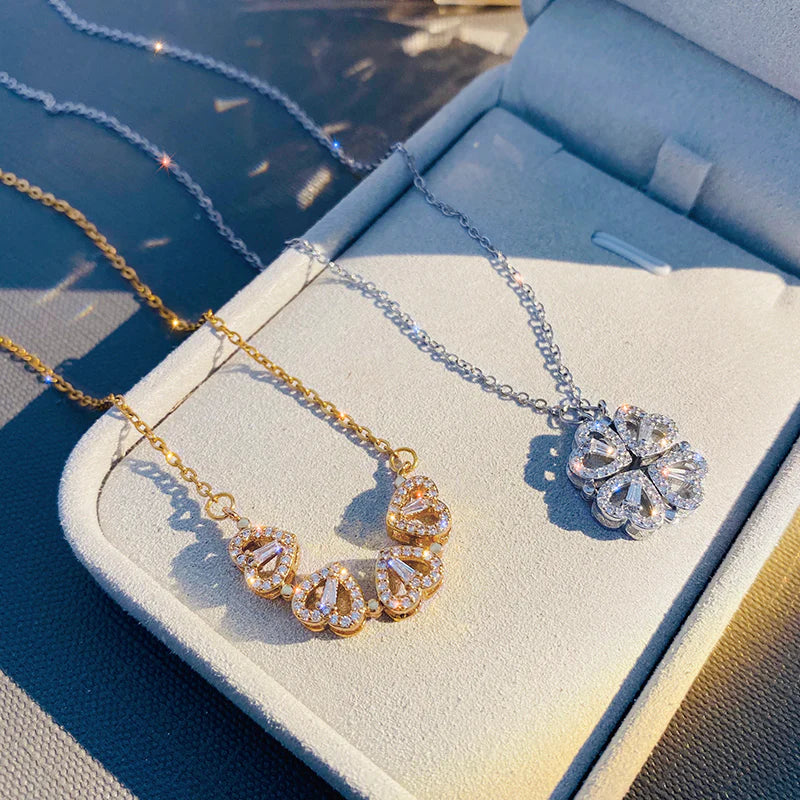 Collier en Trèfle - Coeurs Aimantés Plaqués Or